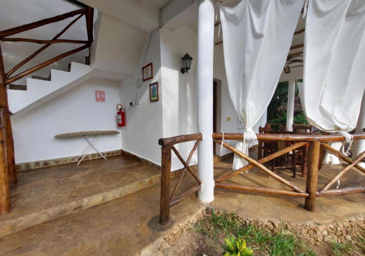 Marine Holiday House Малінді Екстер'єр фото