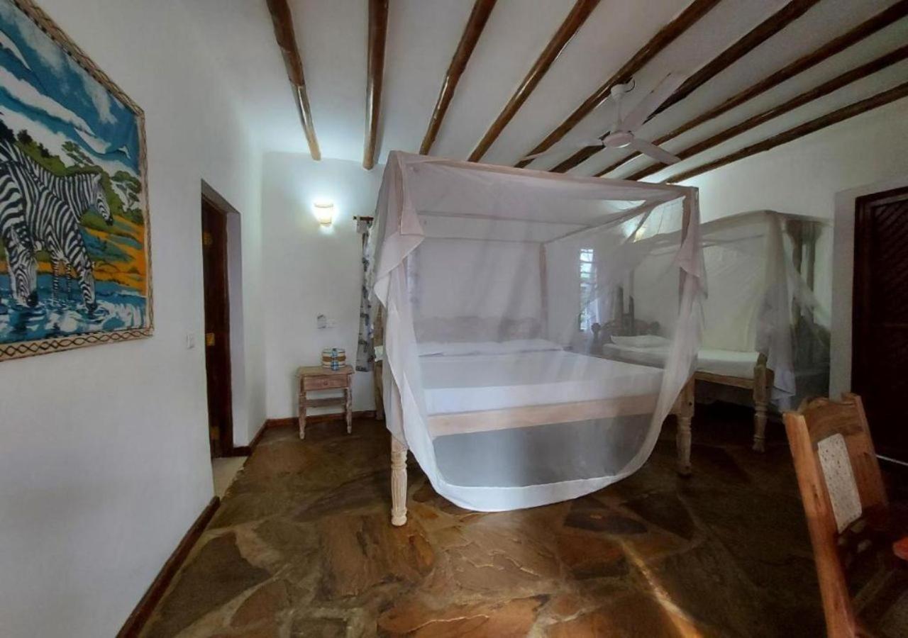 Marine Holiday House Малінді Екстер'єр фото