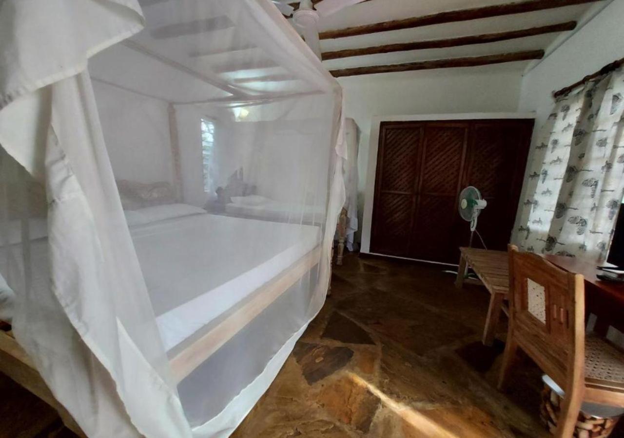Marine Holiday House Малінді Екстер'єр фото