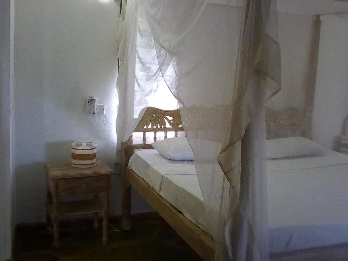 Marine Holiday House Малінді Екстер'єр фото